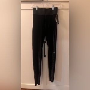 NWT Ultracor velvet leggings Black Size M
